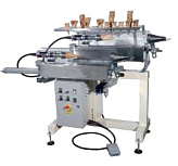 Полуавтоматическое устройство для заворачивания рожков / трубочек COMACO с 2 головками